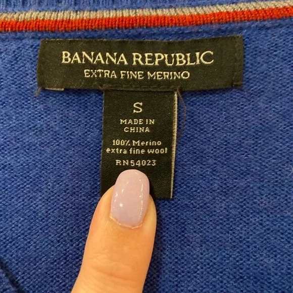 Banana Republic 100% Merino Wool Blue Sweater - Picture 3 of 3
